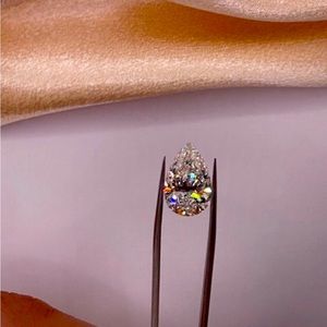4.06 Carat Pear Lab-Grown Diamond VS2 G CERTIFIED